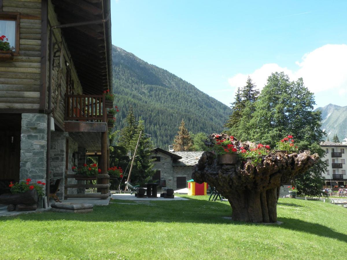 Hotel Bellevue Champoluc Luaran gambar