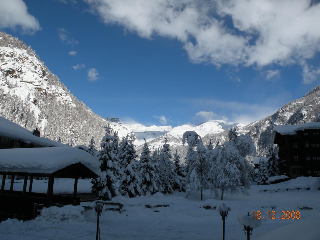 Hotel Bellevue Champoluc Luaran gambar