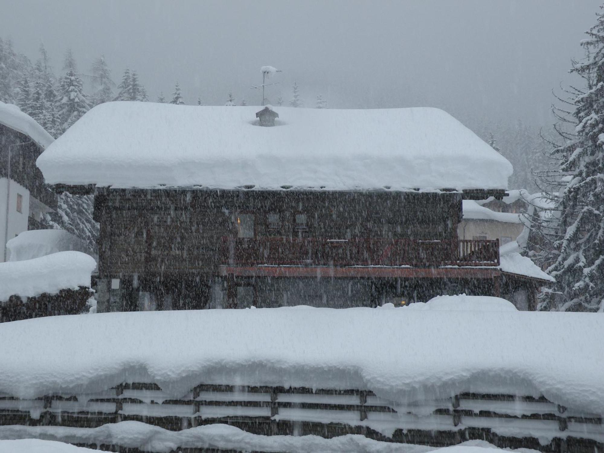 Hotel Bellevue Champoluc Luaran gambar