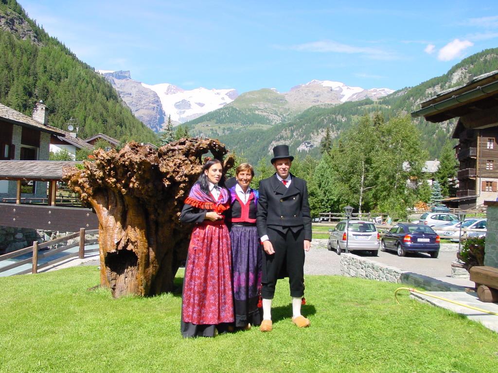 Hotel Bellevue Champoluc Luaran gambar